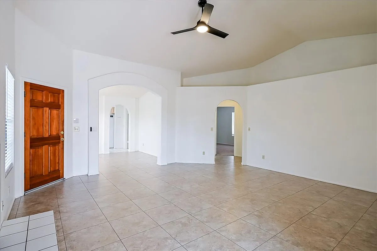 3 bed, 1567 sqft, $2,500 — Photo 3
