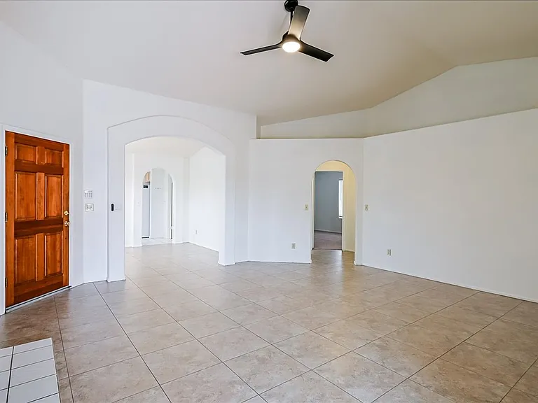 19324 N 75th Dr — Photo 3
