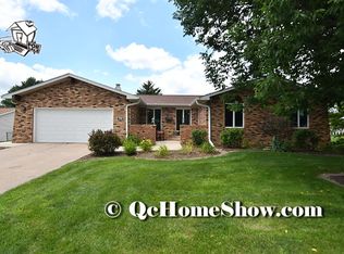 105 N 3rd St, Colona, IL 61241