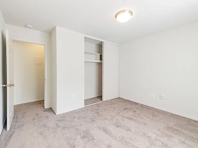 Waynewood Apartments — Photo 9