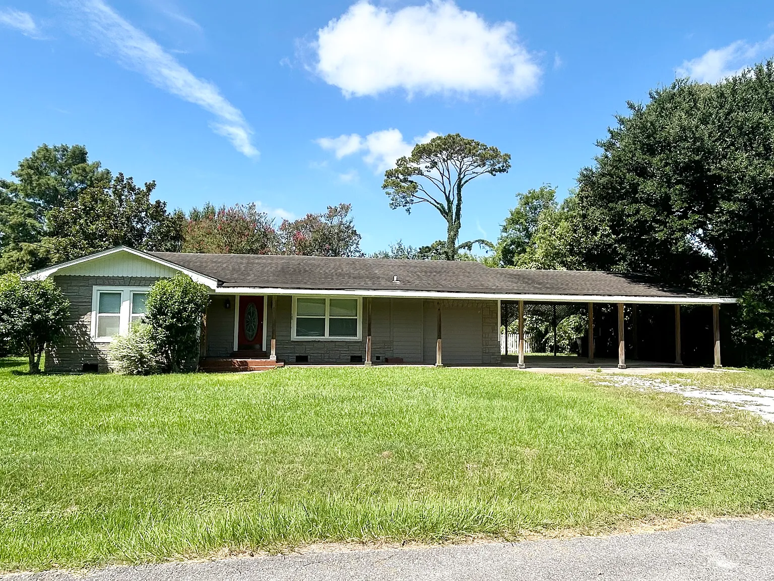 3 bed, 2000 sqft, $1,800 — Photo 1