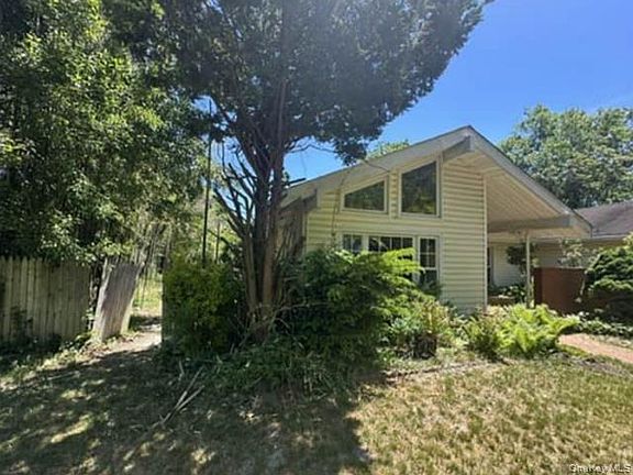 2nd image of 46 Andover Drive
