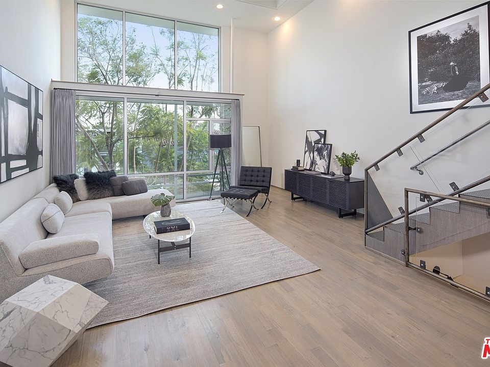 1st image of 6617 Melrose Ave #1