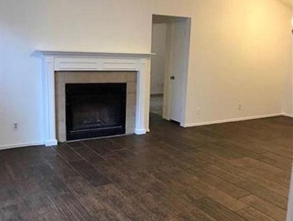 4th image of 512 Cutty Trl APT A