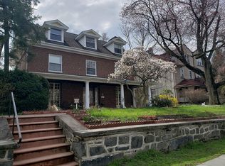 383 Green Ln, Philadelphia, PA 19128