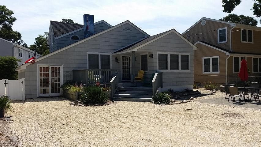 1st image of 9 Cedarcrest Dr