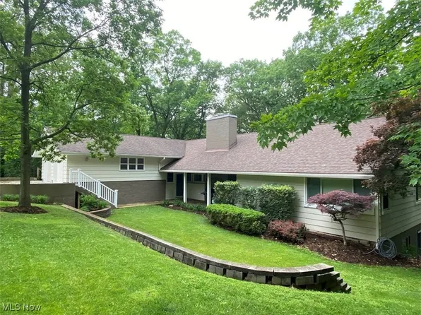 336 River Rd, Hinckley, OH 44233
