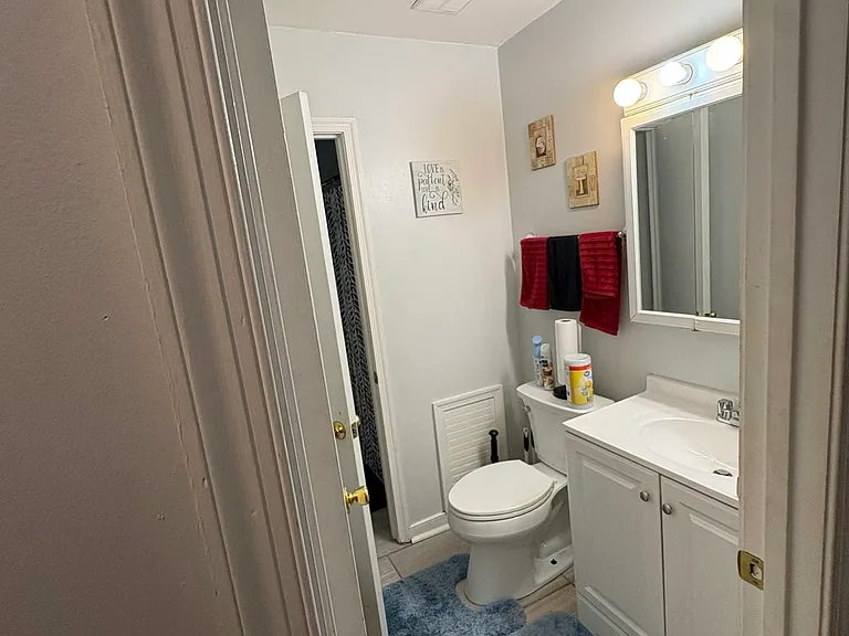 4713 Craddock Ave — Photo 3