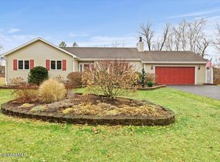 3 Bayberry Cir, Poestenkill, NY 12140