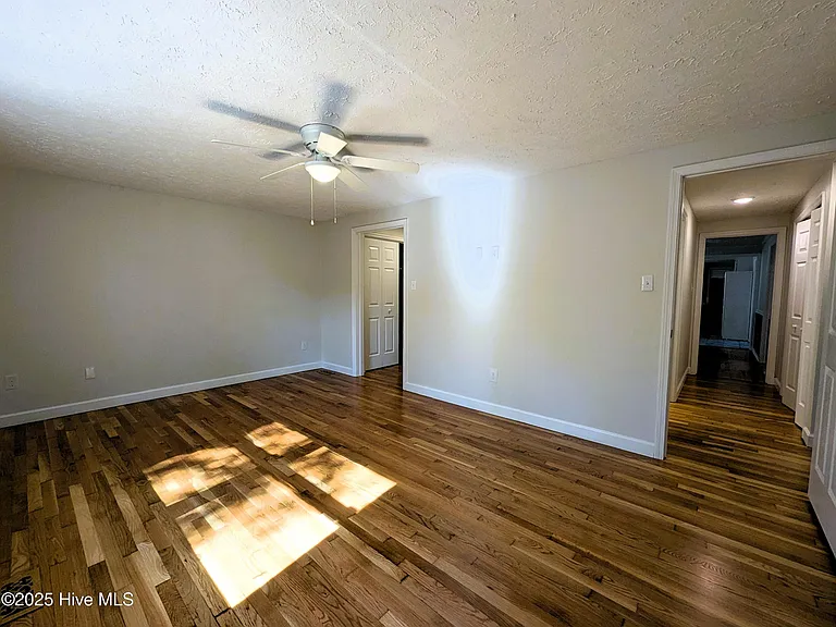 290 Diamondhead Dr S — Photo 12