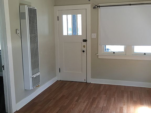 4th image of 743 N Hill Pl