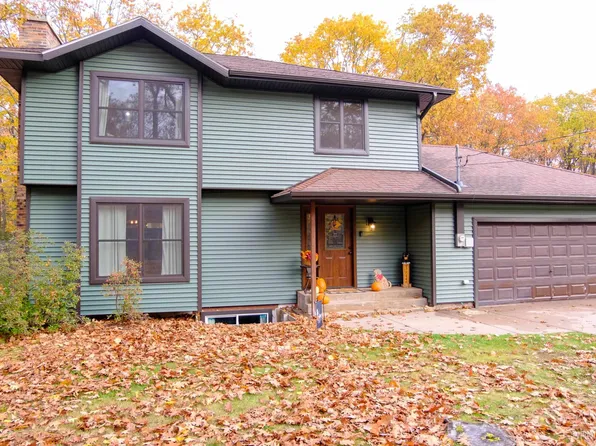 51 Stonegate Hts, Marquette, MI 49855