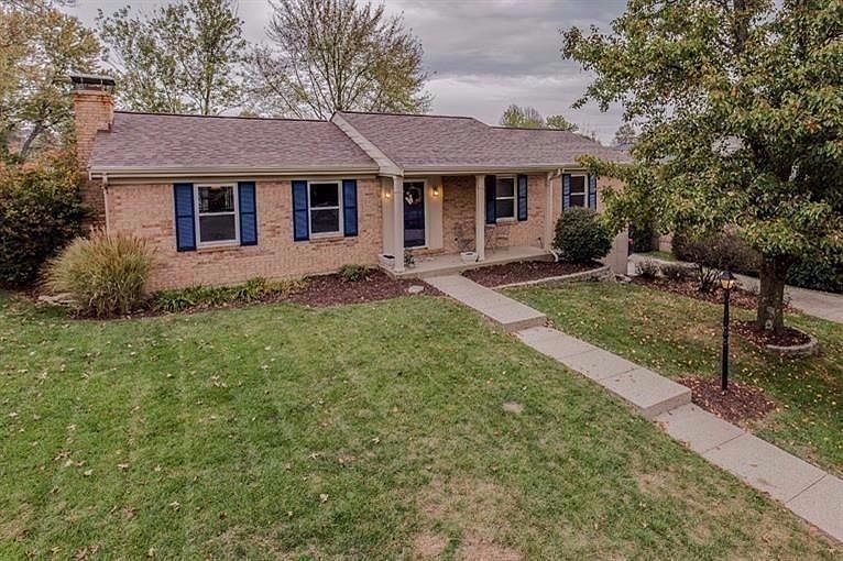 1st image of 541 Village Dr