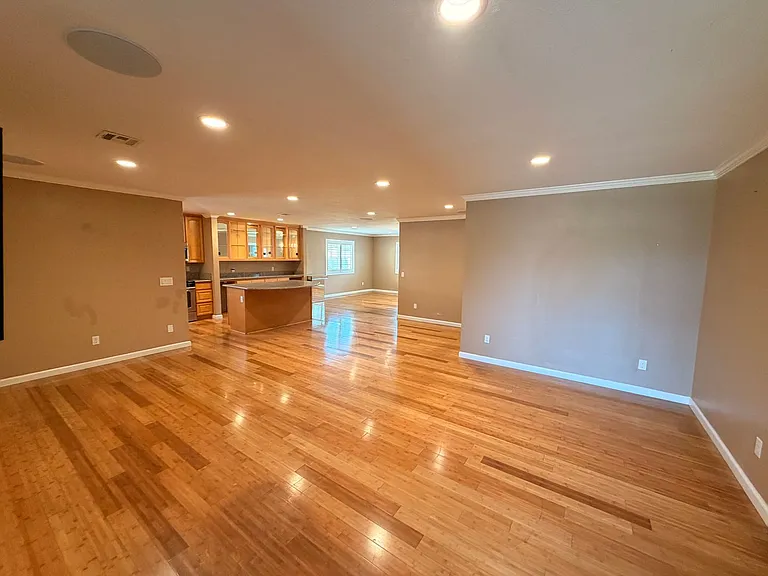 6662 San Francisco Dr — Photo 4