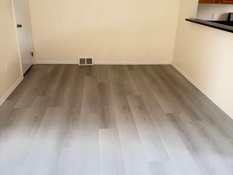 522 Parlin St — Photo 4