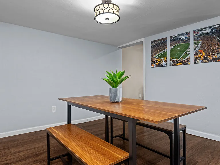 607 Foreland St — Photo 12