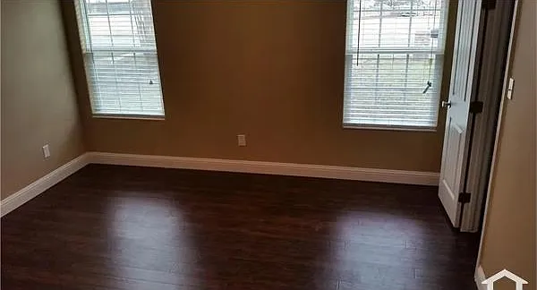9704 Santa Monica Dr — Photo 11