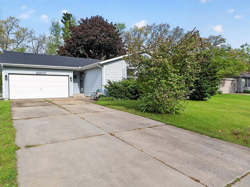 1st image of 53575 Hyde Park Dr