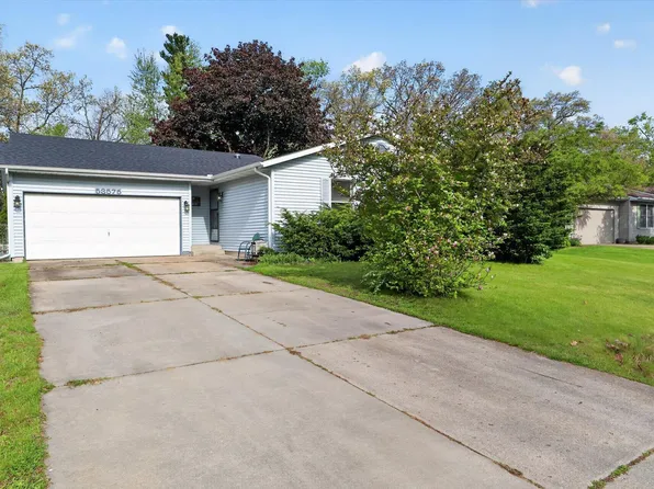 53575 Hyde Park Dr, Bristol, IN 46507