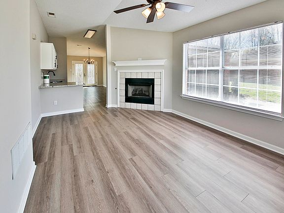 3rd image of 125 Pine Ridge Ln