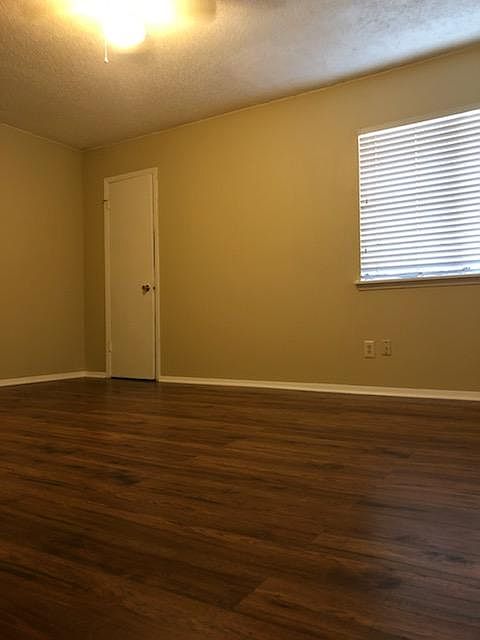2nd image of 3010 Majestic Park
