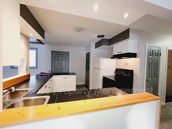 3rd image of 24 Gordon Cres
