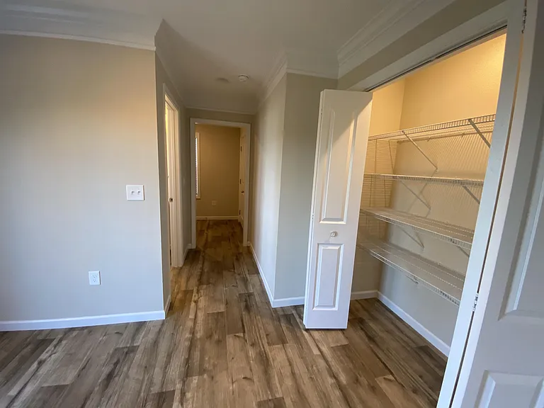 1116 Cloud View Dr — Photo 11