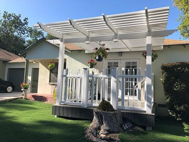 5025 Genesta Ave — Photo 2