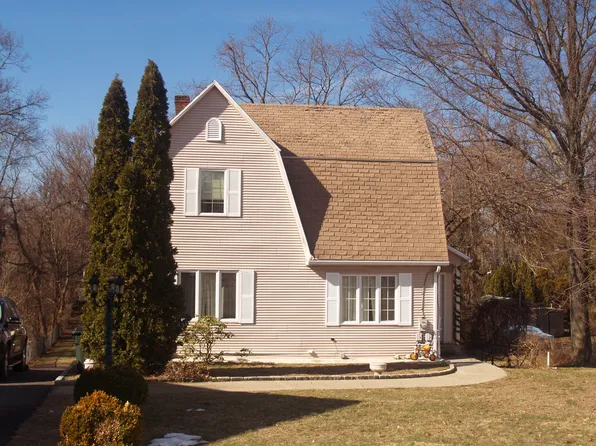 796 Knapps Hwy, Fairfield, CT 06825