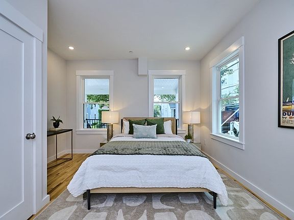 5th image of 17 Macarthur St #2