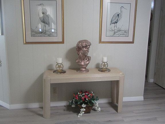5th image of 142 Seaward Way