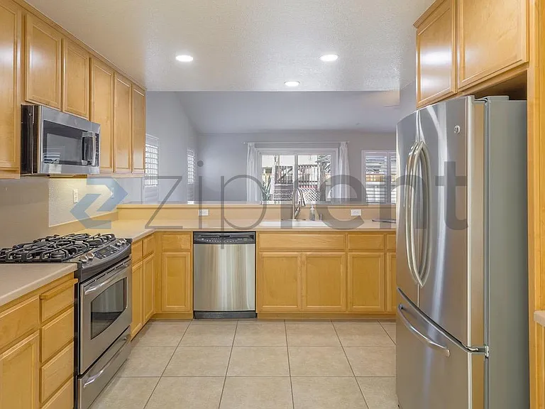 1465 Valley Glen Dr — Photo 6