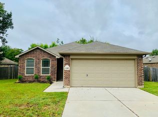 12402 Ridgecrest Dr, Willis, TX 77318