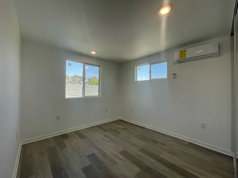2718 Bomberry St — Photo 10