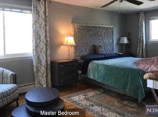 296 E Main St, Bergenfield, NJ 07621