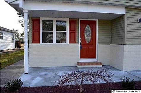 3rd image of 24 Pine Valley Dr