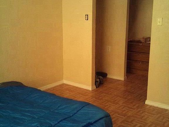 Bedroom 2 - with walk-in closet