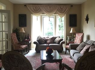 4215 Derry Ct, Rochester, MI 48306