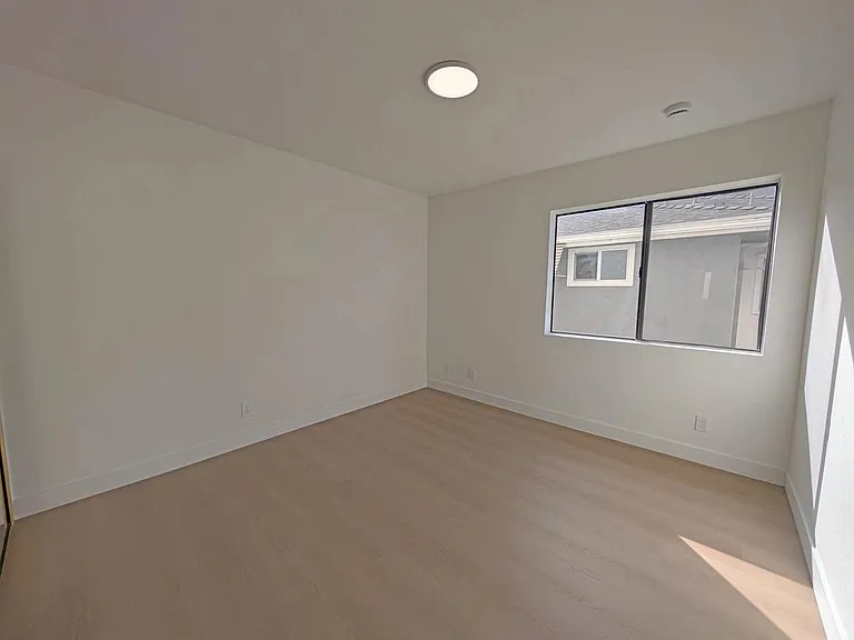 612 N 6th St #C — Photo 13