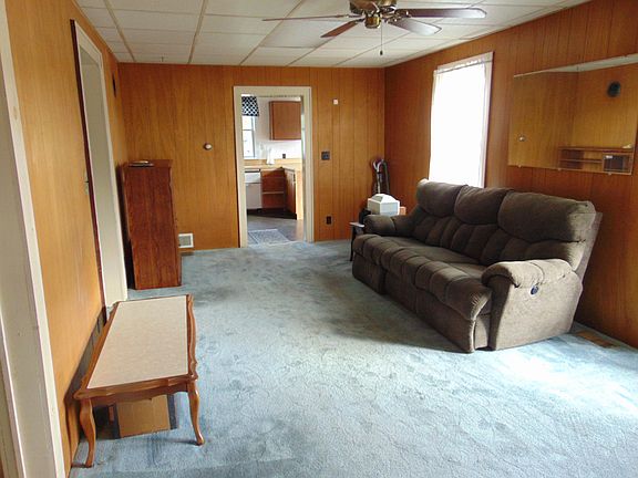 5th image of 202 W Avenue B