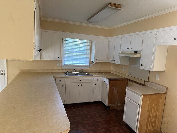 4th image of 833 Shelton Dr