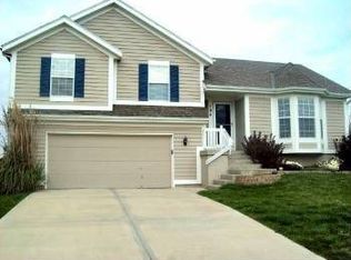 796 E Cheyenne St, Gardner, KS 66030