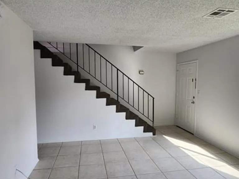 117 S Maple Ave #B — Photo 6