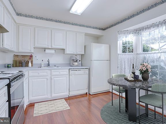 3rd image of 6001 Independence Way #6001
