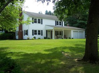 1 Greenbriar Ln, Marlboro, NJ 07746