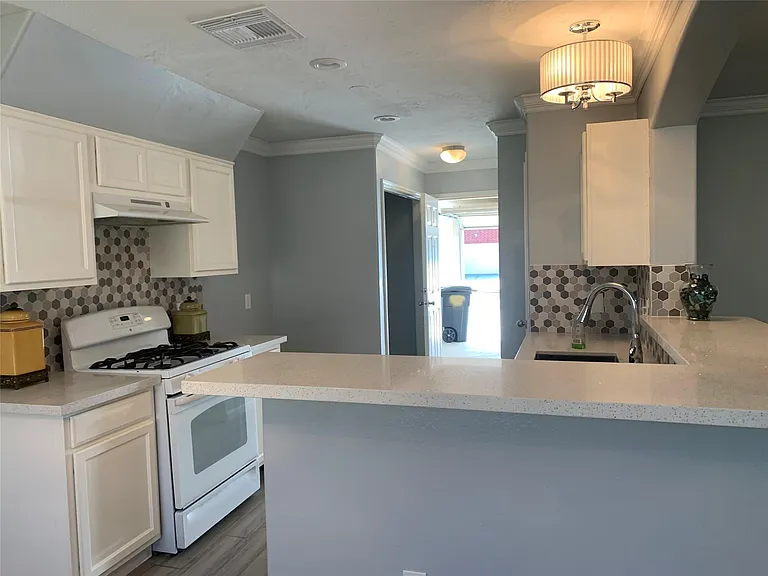 9418 Parsley Path Ln — Photo 16