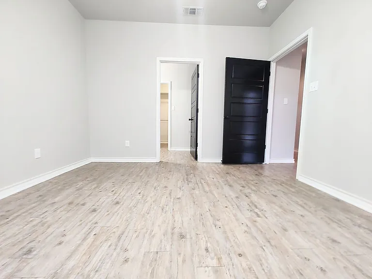 2215 Quitman Ave — Photo 14