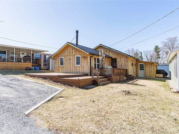 6088 Carlton View Assoc Dr, Cape Vincent, NY 13618
