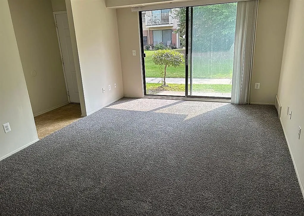 2 bed, 816 sqft, $1,399 — Photo 2