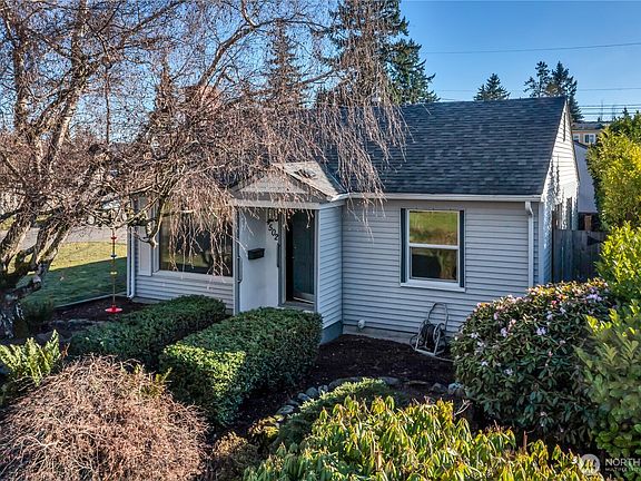 2nd image of 4502 N 30th Street